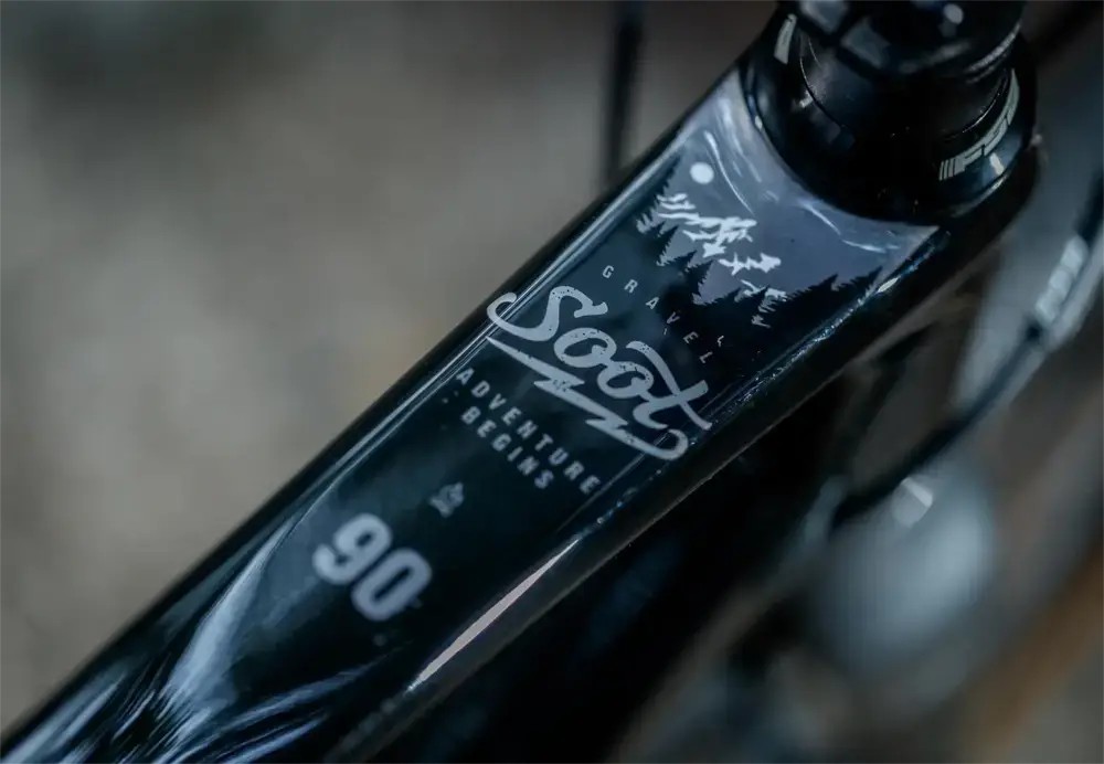 Rower gravel Kellys Soot 90