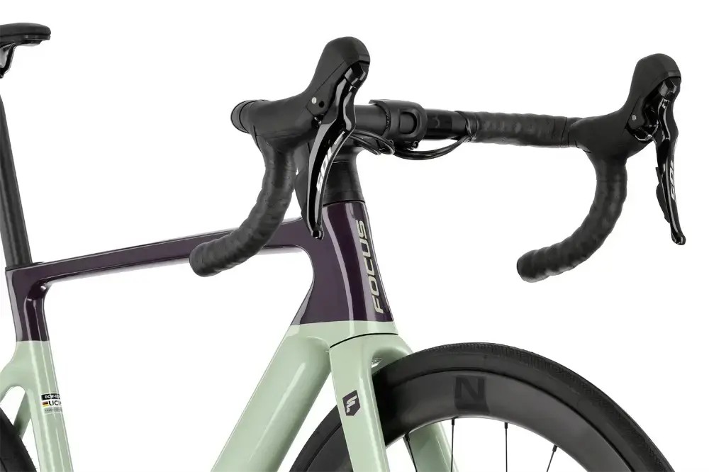 Rower szosowy Focus Izalco Max 8.8