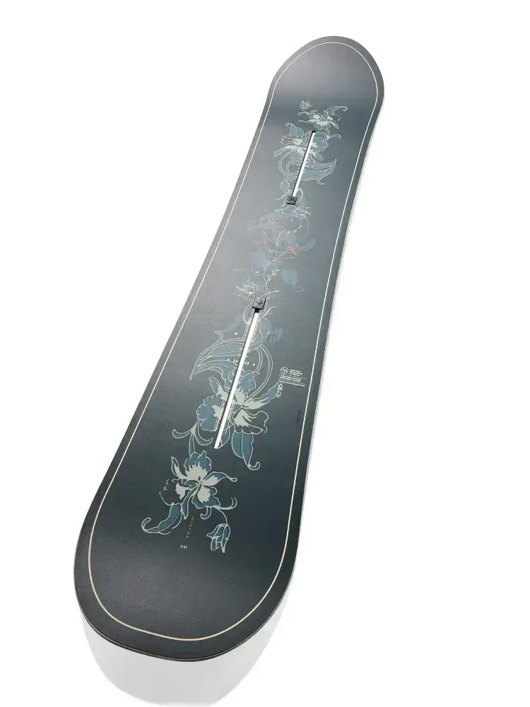 Burton Counterbalance Snowboard
blue/black/multicolor (deco)