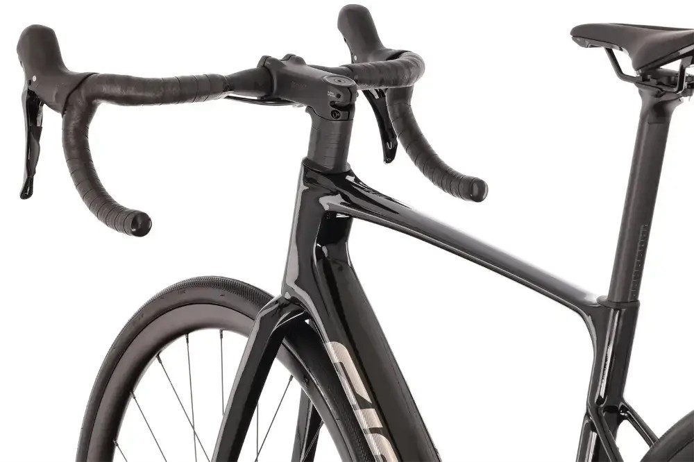 Rower szosowy Giant Defy Advanced 2 2026