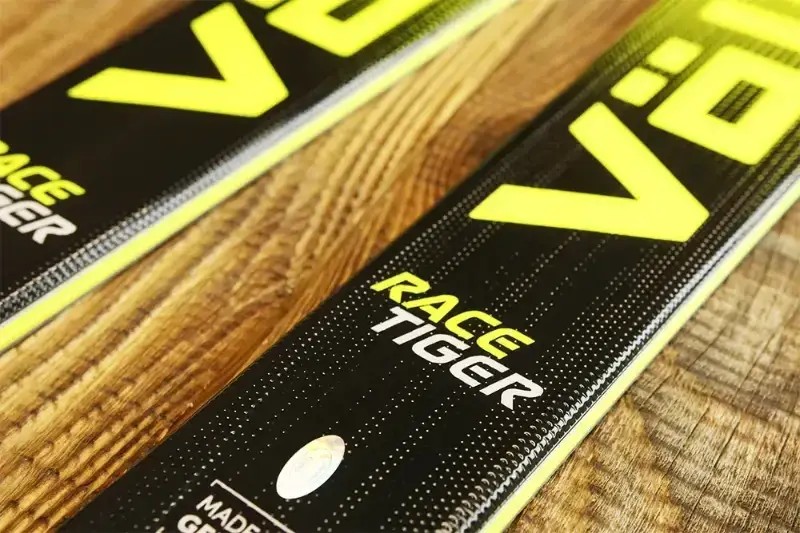 Narty Volkl Racetiger SC Yellow 2026 + Vmotion 10 GW