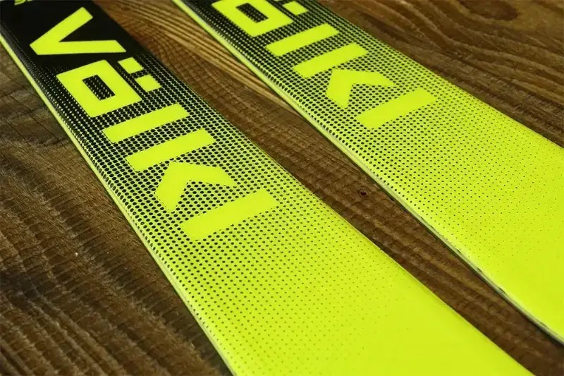 Narty Volkl Racetiger SC Yellow 2026 + Vmotion 10 GW