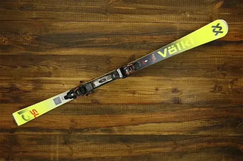 Narty Volkl Racetiger SL 2026 + Rmotion3 12 GW Red