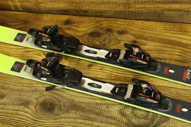 Narty Volkl Racetiger SL 2026 + Rmotion3 12 GW Red