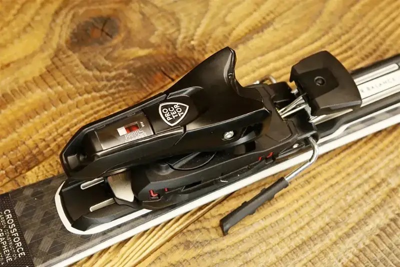 Narty Head Supershape E-original 2025 + Protector PR 13 GW