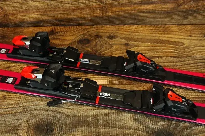 Narty Atomic Redster S8 Revoshock C 2026 + I 12 GW